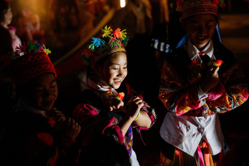 Chụp phóng sự đám giỗ của người Lô Lô Đen nơi Biên cương xa xôi