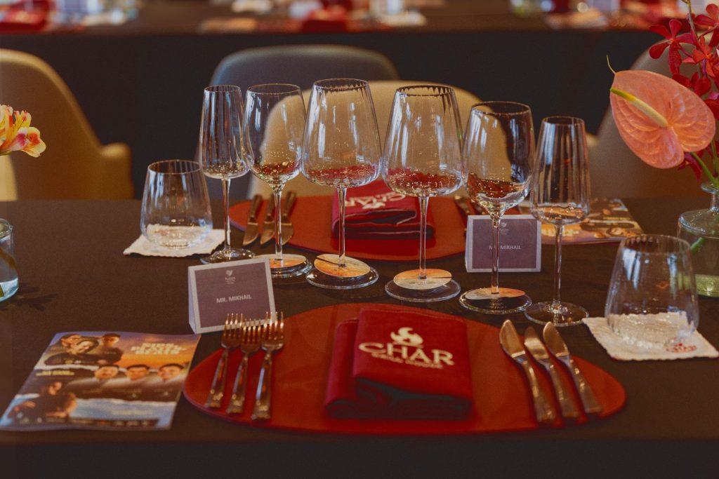 Sips plates beat | Char Fusion resort & Villa Danang