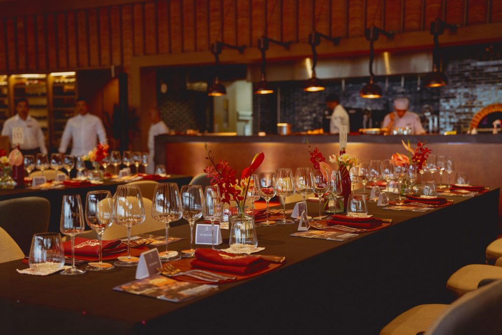 Sips plates beat | Char Fusion resort & Villa Danang