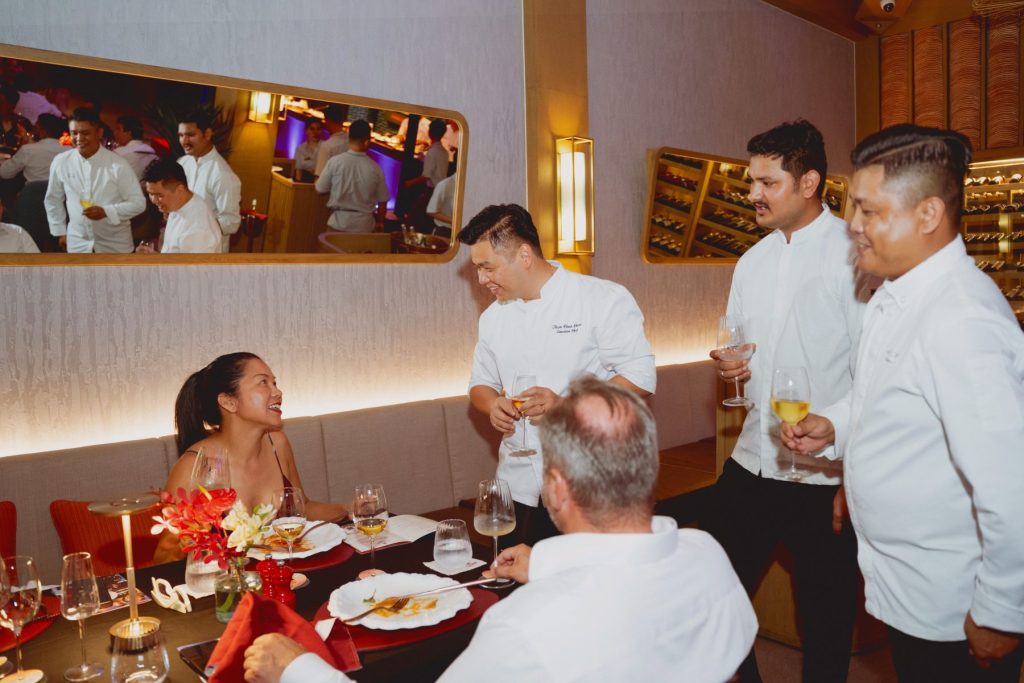 Sips plates beat | Char Fusion resort & Villa Danang