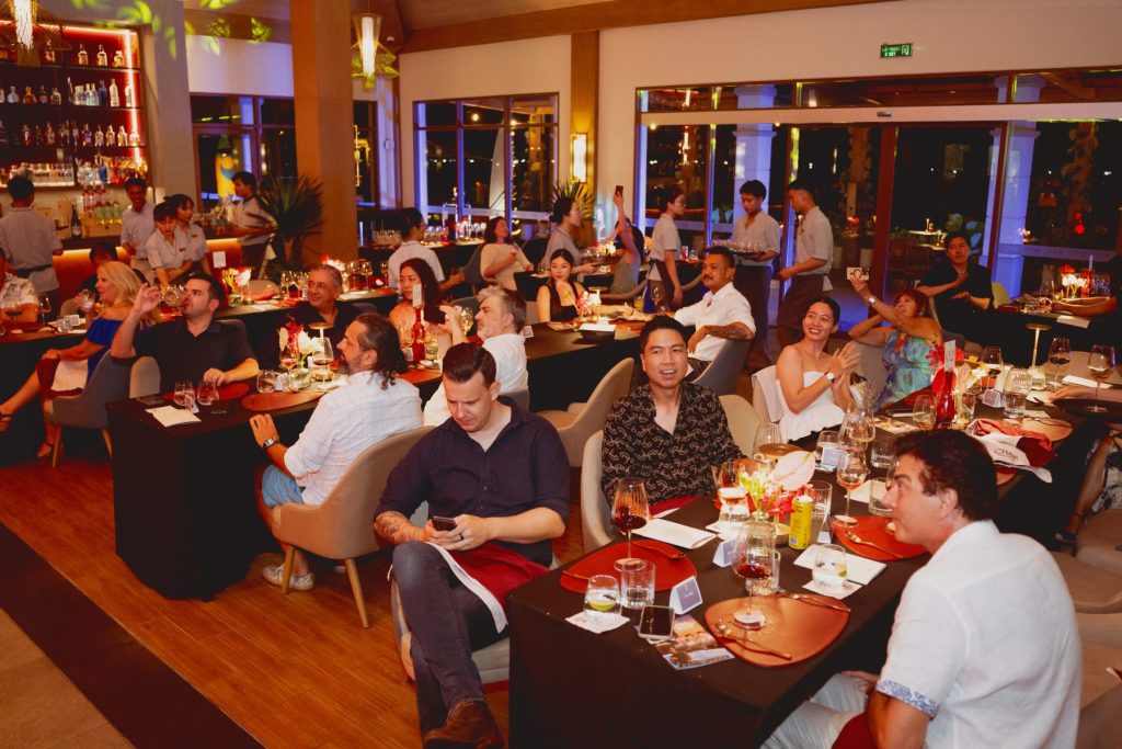 Sips plates beat | Char Fusion resort & Villa Danang